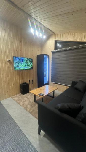 Uyut House